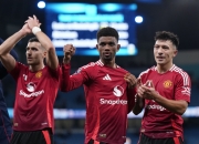 雷火电竞-曼联碾压波兰，穆勒统治全场