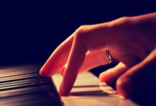 雷火电竞网址-欧洲足球另类王冠，当其他豪门在领奖台微笑，这支草根球队在绞肉机中称王