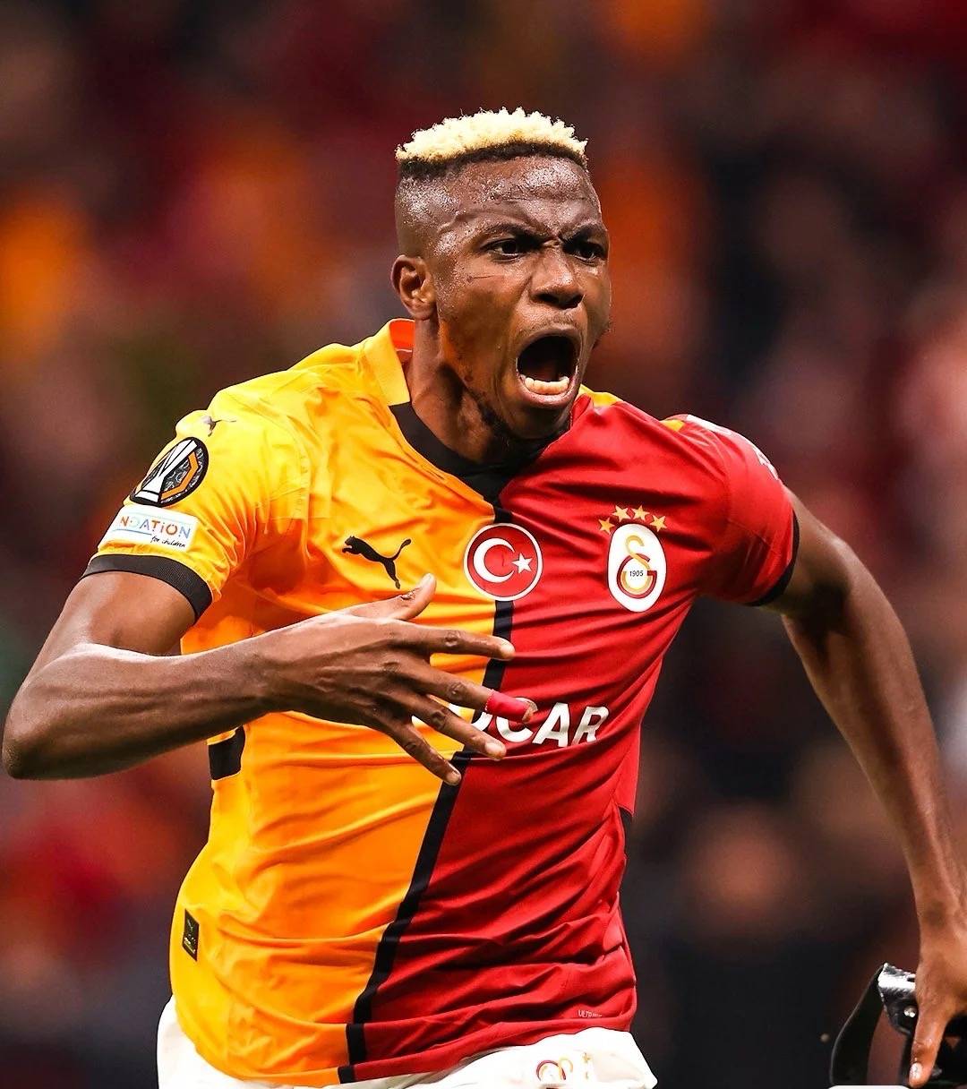 那不勒斯战平热刺，莱万梅开二度世界杯