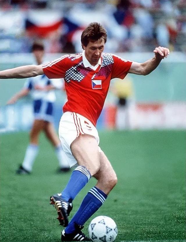 包含斯洛伐克队在比赛中获得胜利，士气大增的词条