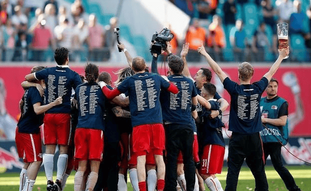 柏林赫塔球员用实际行动证明自己,赢得赞誉的简单介绍 柏林赫塔球员用实际行动证明自己,赢得赞誉的简单介绍