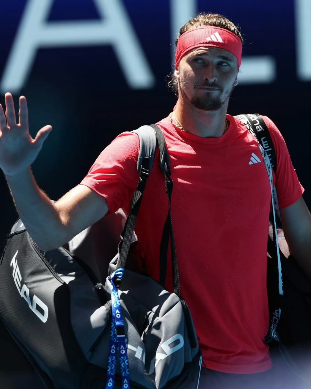 欧洲网球队碾压西班牙网球队，兹维列夫制霸全场的简单介绍