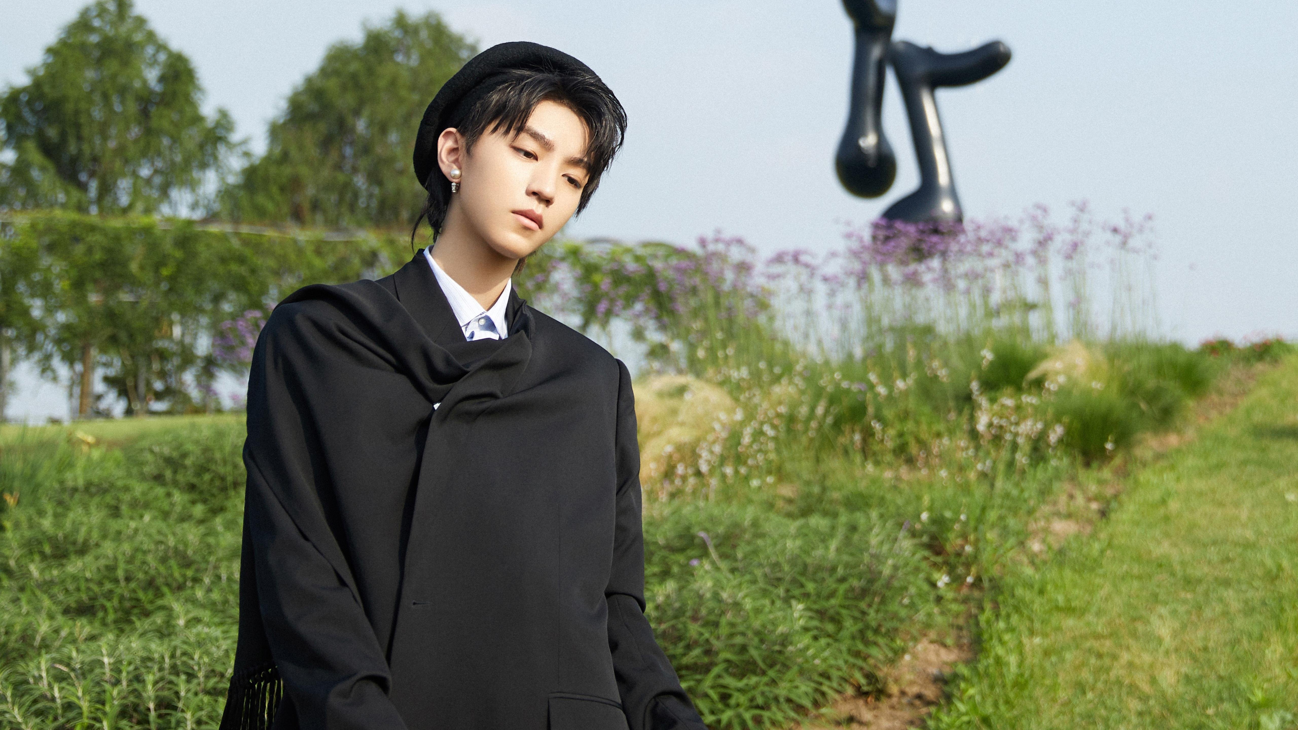 欧冠淘汰赛焦点战，莱万与吉鲁的双面刃，安联球场的血色加时